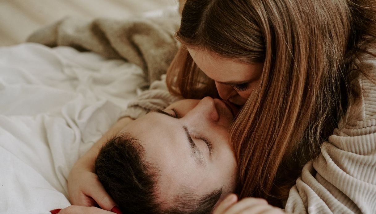 coppia con uomo che ha assunto Eretron Aktiv